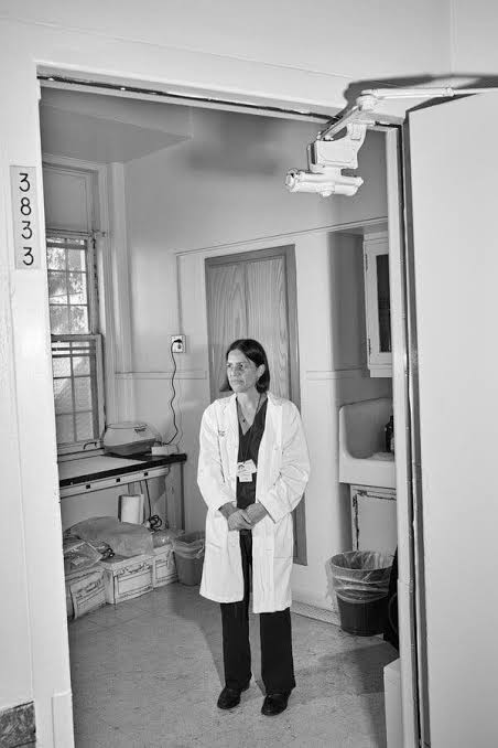 Marlena Fejzo standing in a laboratory doorway